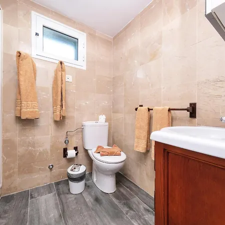 Holiday home Casa Emilia-close To Amenities And The *